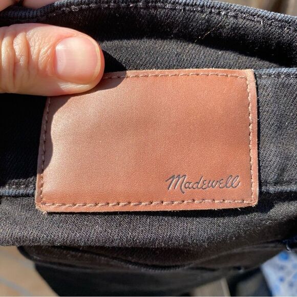 Madewell 10 inch high riser distressed raw hem ripped black skinny jeans size 26 - Picture 15 of 15